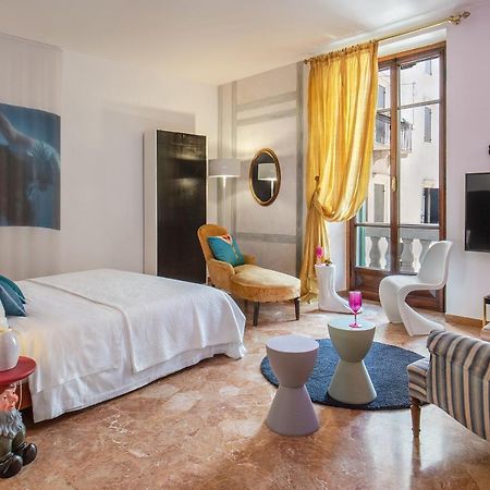 Billie'S Flat Red - Art & Design Apt In Verona Historic Centre Dış mekan fotoğraf