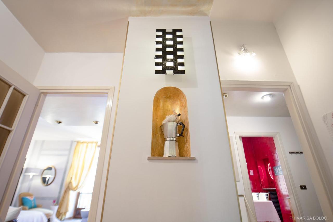 Billie'S Flat Red - Art & Design Apt In Verona Historic Centre Dış mekan fotoğraf