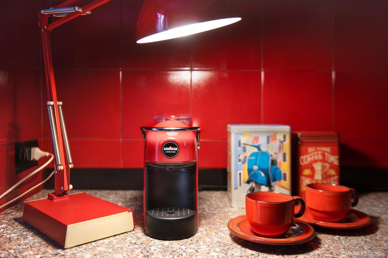 Billie'S Flat Red - Art & Design Apt In Verona Historic Centre Dış mekan fotoğraf